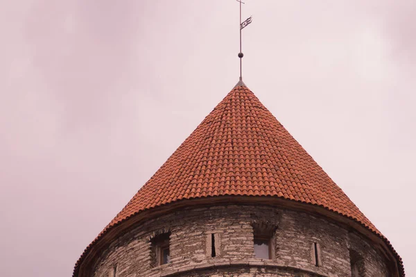 Antigua Torre Tallin Estonia — Foto de Stock