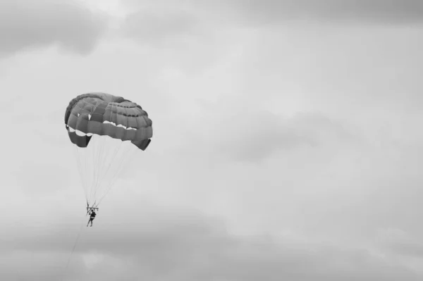 Skydiver Létá Padákem — Stock fotografie