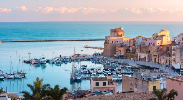 Cala Marina Liman Kıyı Kenti Castellammare Del Golfo Adlı Günbatımı — Stok fotoğraf