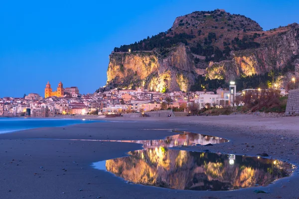 Bela Vista Panorâmica Praia Cidade Velha Cidade Costeira Cefalu Durante — Fotografia de Stock