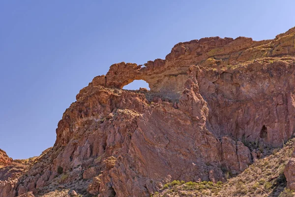 亚利桑那州机关仙人掌国家纪念碑沙漠山的双拱门 — 图库照片