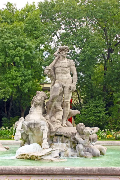 Scultura Nettuno Nel Vecchio Orto Botanico Monaco Vicino Karlplatz — Foto Stock