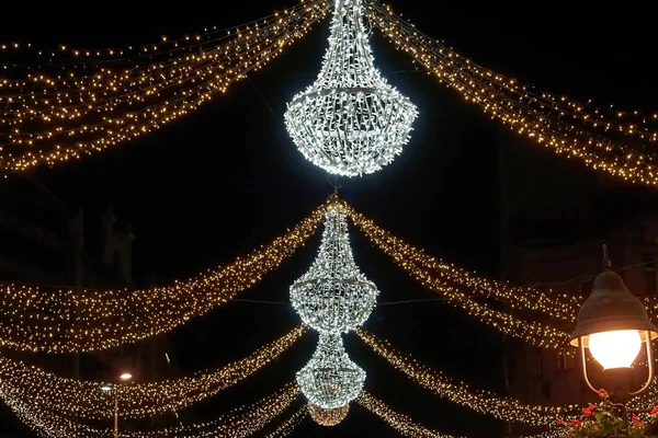 Lampadari Cristallo Decorazione Natale Stradale — Foto Stock