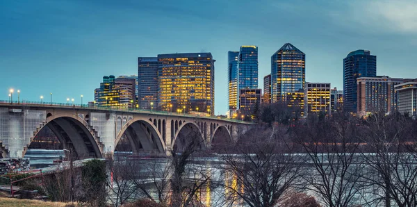 Vista Sobre Los Rascacielos Key Bridge Rosslyn Atardecer Washington —  Fotos de Stock