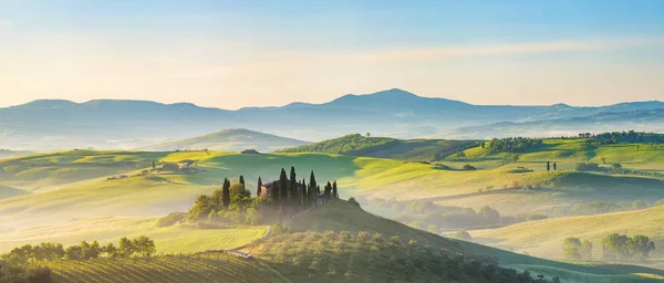 Mooie Mistige Landschap Toscane Italië — Stockfoto
