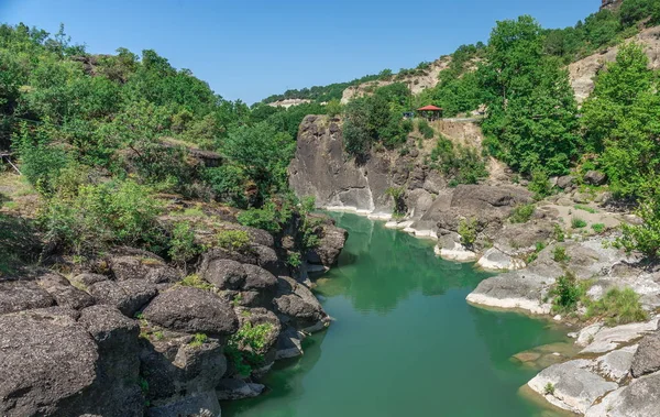 Yunanistan Meteora Yakınlarında Yeşil Suyu Olan Venetikos Nehir Kanyonu Yunanistan — Stok fotoğraf