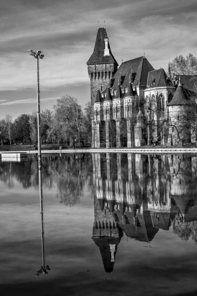 Castelo Vajdahunyad Lago Budapeste — Fotografia de Stock