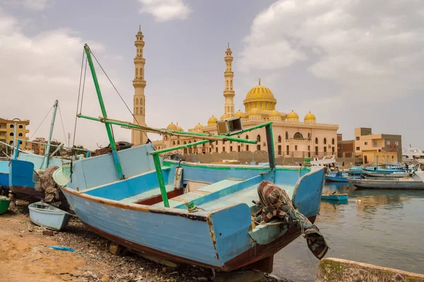 Vista Mezquita Mina Masjid Sus Minaretes Ciudad Hurghada Desde Antiguo —  Fotos de Stock