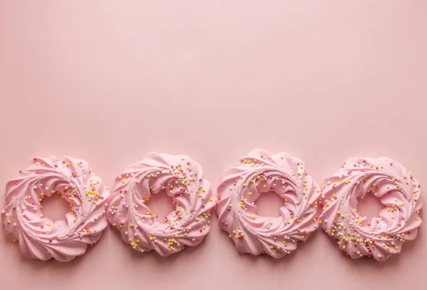 Galletas Colores Sobre Fondo Rosa Puede Utilizar Como Fondo — Foto de Stock