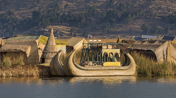 Reed Lodě Plovoucí Ostrovy Urus Lake Titicaca Puno Region Peru — Stock fotografie