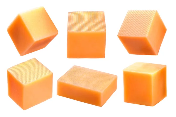 Cubes Fromage Cheddar Rectangulaires Morceaux Isolés Sur Blanc Sans Ombre — Photo