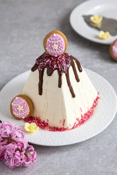 Ostern Essen Hintergrund Traditionelle Quark Ostertorte Mit Frühlingsblumen Krokus Auf — Stockfoto