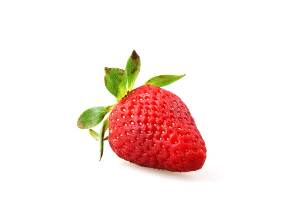 在白色背景上关闭草莓 — 图库照片