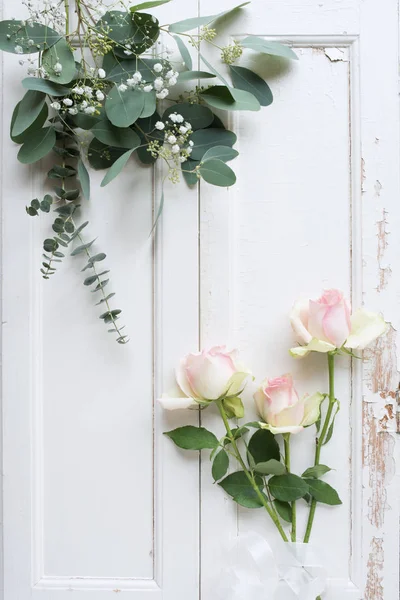 为母亲节的问候 用精致的玫瑰装饰古老的风格 — 图库照片