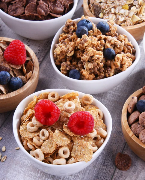 Tazones Que Contienen Diferentes Tipos Productos Cereales Para Desayuno — Foto de Stock