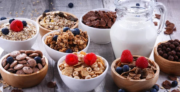 Tazones Que Contienen Diferentes Tipos Productos Cereales Para Desayuno — Foto de Stock