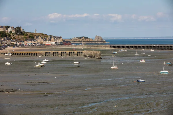 Cancale Ünlü Istiridye Üretim Kasabası Brittany Fransa Sahilde Karada Kayıklar — Stok fotoğraf