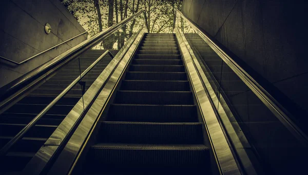 Escalera Mecánica Para Personas Detalle Transporte Interior —  Fotos de Stock