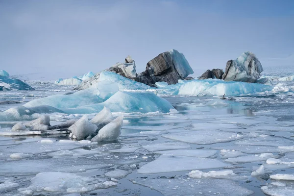 Buz Dağları Ile Buzul Lagünü Arka Planda Buzulların Panoramik Görünümü — Stok fotoğraf