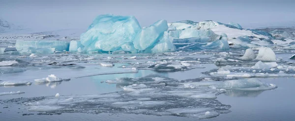 Vista Panorâmica Lagoa Glaciar Joekulsarlon Com Icebergs Fundo Geleira Inverno — Fotografia de Stock