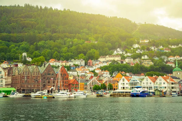 Bergen Noorwegen Jule 2016 Uitzicht Stad Bergen Achtergrond Van Bergen — Stockfoto