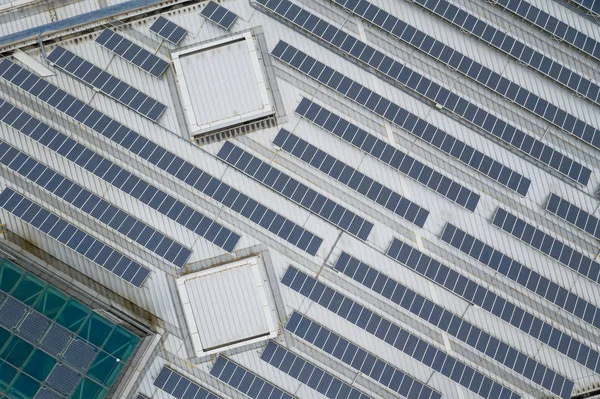 Solaranlage Auf Dem Dach — Stockfoto