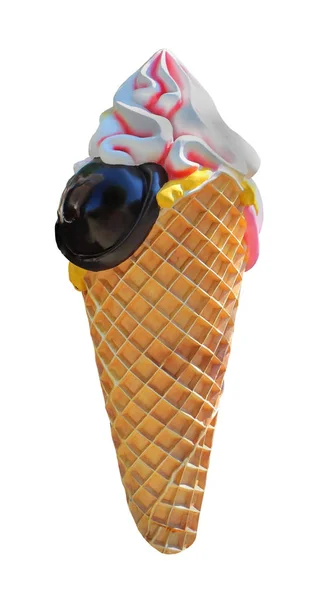 白い背景に隔離されたコーンの中のおいしいアイスクリーム — ストック写真
