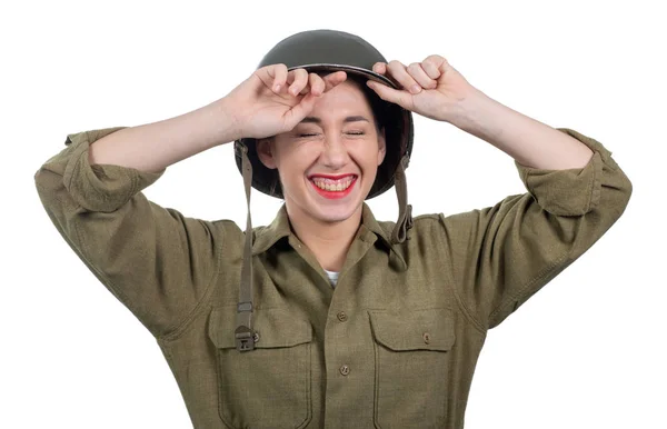 Ganska Ung Kvinna Klädd Amerikanska Ww2 Militär Uniform Med Hjälm — Stockfoto