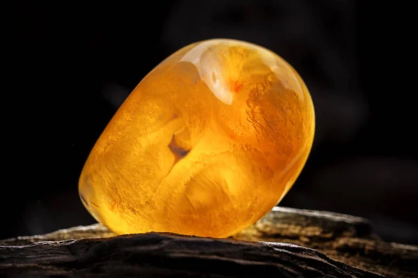 Piece Yellow Semi Opaque Natural Amber Classification Color Bastard Has — Stock Photo, Image