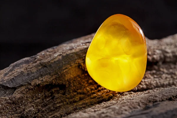 Piece Yellow Semi Opaque Natural Amber Classification Color Bastard Has — Stock Photo, Image