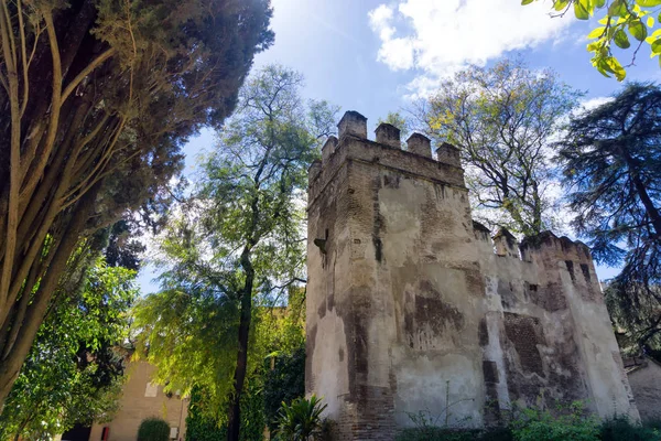 Régi Épület Real Alcazar Palace Egyik Kertjében Sevillában Spanyolországban — Stock Fotó