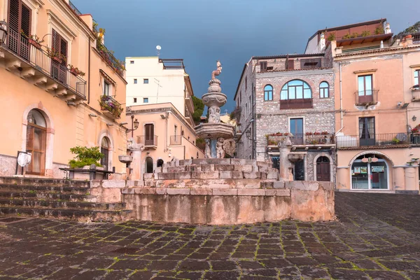 Fuente Plaza Piazza Duomo Taormina Mañana Lluviosa Sicilia Italia — Foto de Stock