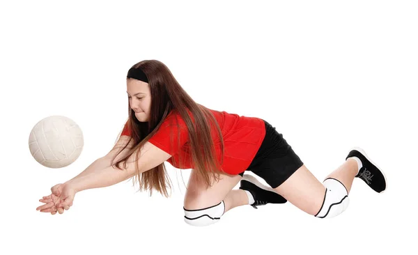 Een Tiener Meisje Spelen Volley Bal Haar Uniform Haar Knieën — Stockfoto