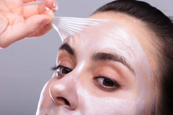 Portrait Beautiful Young Woman Removing Peeling Mask Her Face — Stock Photo, Image