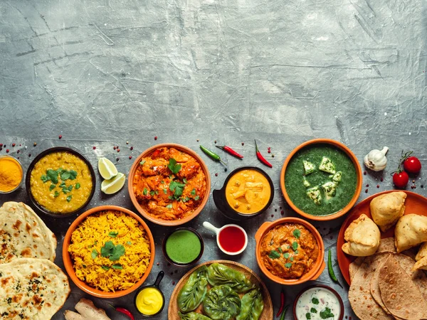 Πιάτα Της Ινδικής Κουζίνας Τίκα Masala Dal Panείρ Samosa Τσικάτι — Φωτογραφία Αρχείου