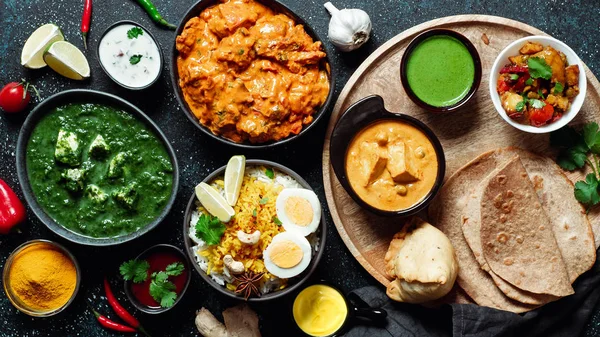 Indian Cuisine Dishes Tikka Masala Dal Paneer Samosa Chapati Chutney — 图库照片