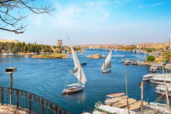 Řeka Nil Lodě Při Západu Slunce Aswanu — Stock fotografie