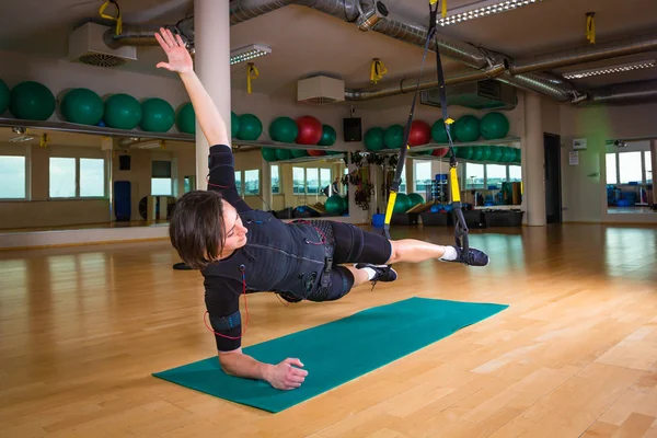 Young Woman Exercising Physical Trainer — ストック写真