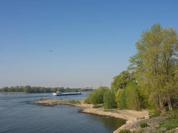 Rin Del Río Alemania — Foto de Stock