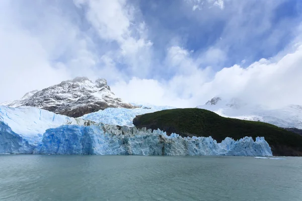 Spegazzini Glacier从阿根廷巴塔哥尼亚风景区的阿根廷蒂诺湖中看到的风景 Lago Argentino — 图库照片