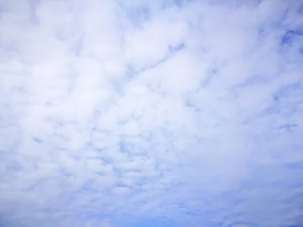 Blauer Himmel Mit Wolken Atmosphäre Und Luft — Stockfoto