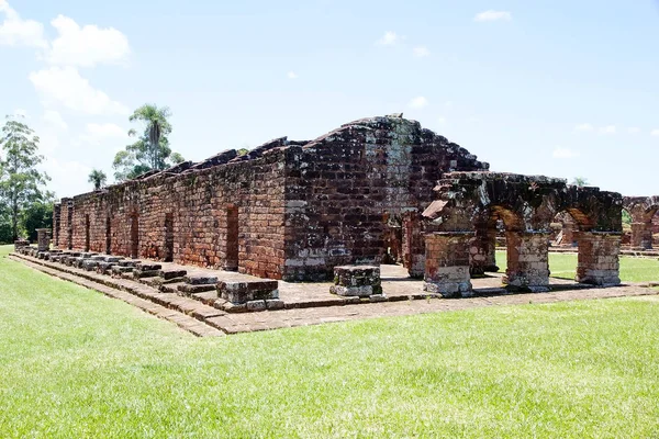 サンティッシマ トリニダード パラナイエズス会伝道所 はパラグアイのイタプア県にあり 17世紀の南米植民地時代にイエズス会宣教師によって設立された宗教伝道所です — ストック写真