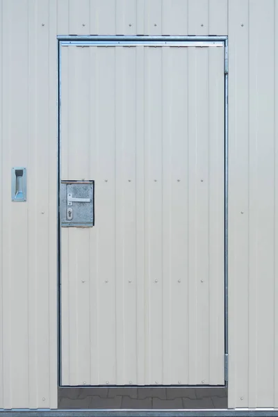 Porta Fachada Novo Edifício Industrial Feito Perfil Alumínio Brilhante — Fotografia de Stock