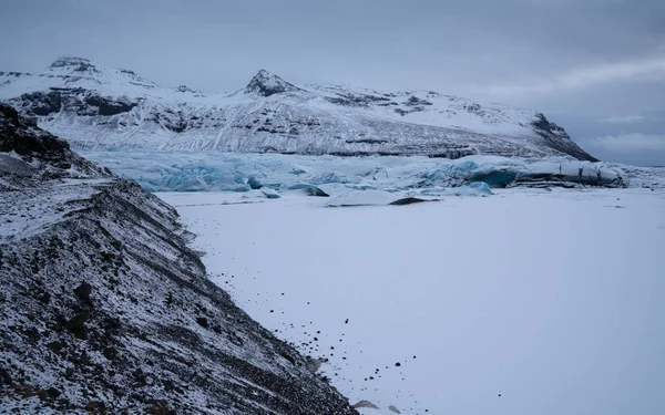 Imagen Panorámica Del Glaciar Cubierto Nieve Svinafellsjoekull Día Invierno Después —  Fotos de Stock