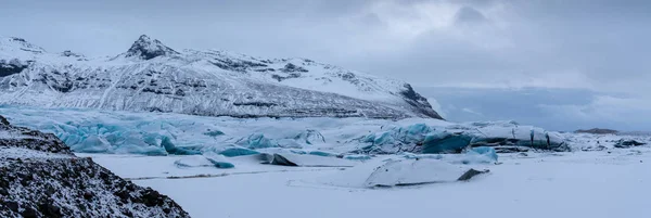 Panoramatický Obraz Ledovcského Ledovce Svinafellsjoekull Zimních Dnech Sněžení Island Evropa — Stock fotografie