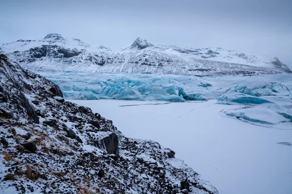 Imagem Panorâmica Glaciar Coberto Neve Svinafellsjoekull Dia Inverno Depois Queda — Fotografia de Stock