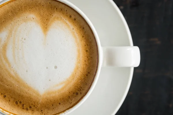 Flatlay Half Heart Shape Froth Milk Latte Art White Coffee — Stok Foto