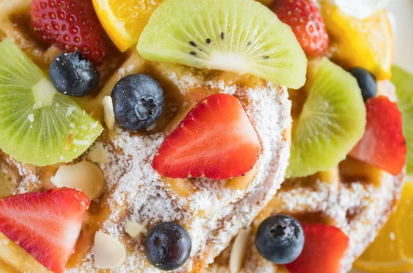 Flatlay Morango Blueberry Kiwi Lemon Waffle Sobremesa Categoria Comida Bebida — Fotografia de Stock