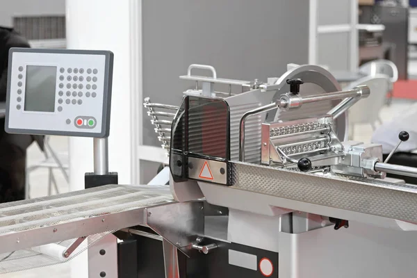 Meat Production Factory Automatic Vertical Slicer Machine — 스톡 사진