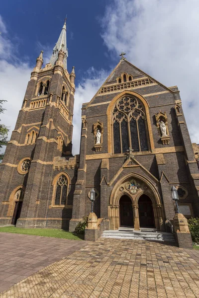 圣母玛利亚和约瑟夫座堂 Saints Mary Joseph 是一座建于1912年的天主教大教堂 采用哥特式复兴风格 是澳大利亚新南威尔士州阿米代尔市的一座宏伟壮观的建筑 — 图库照片